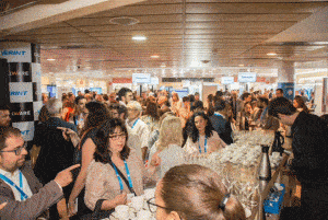 Un momento para el networking en una de las pausas para el café.