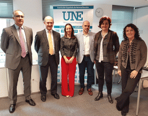 Una imagen de grupo, en la presentación de la ISO 18295 de servicios de Contact Center.