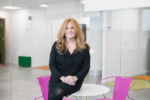 Esmeralda Mingo, directora general en España de Sitel Group, comenta que las nuevas oficinas están hechas para el trabajo colabortivo.