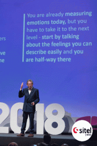 El experto en Experiencia de Cliente, apuessta por incluir las emociones en la experiencia de cliente.