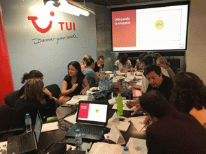Un momento de la consultoría de experiencia de cliente organizada por Sitel para TUI.