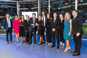 Representantes de Nespresso recogoendo el Premio CRC Oro a Mejor CRC.
