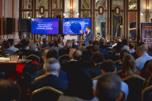 Alfredo Redondo, CEO de Altitude Software, en un momento de su intervención en el evento por los 25 años de la compañía.