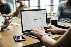 Las herramientas en la nube que facilitan el control del horario laboral.
