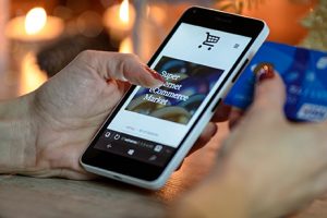 La COVID-19 impulsa el pago por enlace y por contactless en el pequeño comercio.