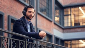 EPOS ADAPT 660, con audio adaptativo inteligente para captar la voz.