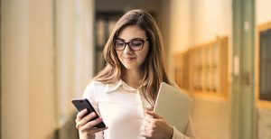 Vodafone apuesta por WhatsApp con la incorporación de un chatbot.
