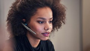 Alianza estratégica entre EPOS y Dell Technologies para optimizar la comunicación.