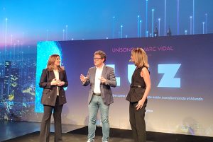 En el evento, hablando sobre la incertidumbre del futuro.