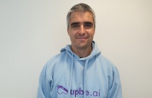 Tecnología que, con lingüística computacional, resume automáticamente una llamada en una frase.